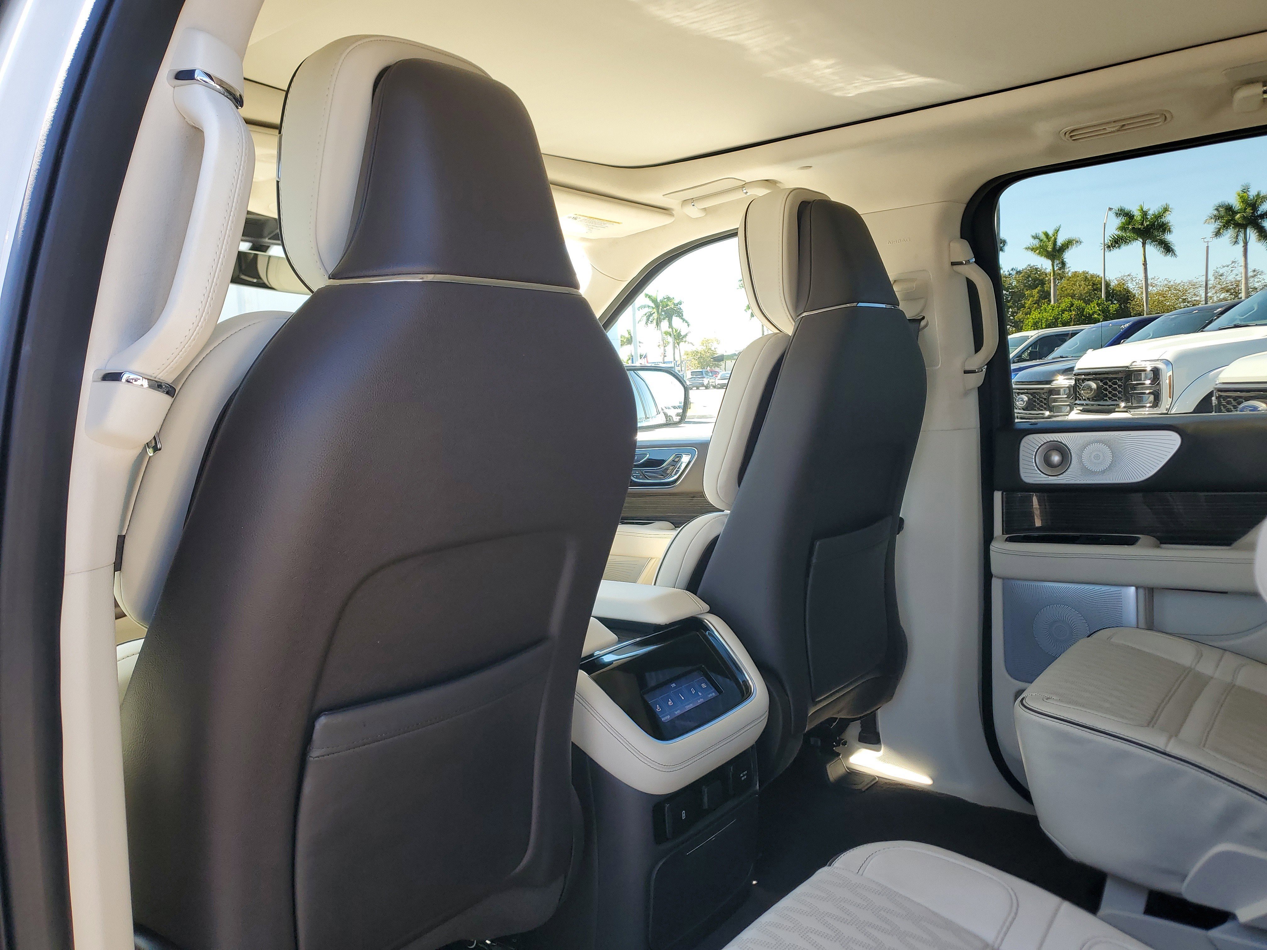 Used 2024 Lincoln Navigator Black Label image 17