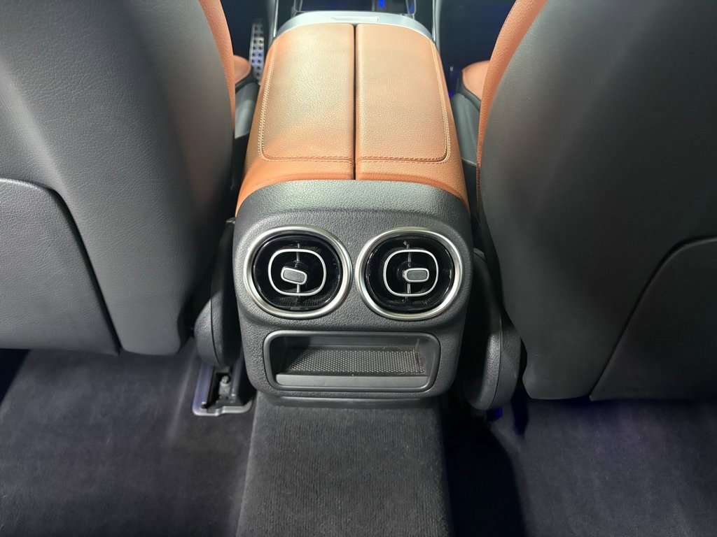 Used 2024 Mercedes-Benz GLC 43 AMG 4MATIC image 29