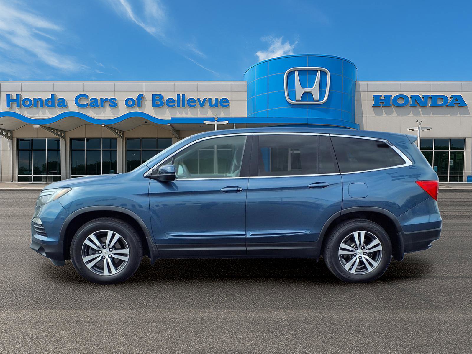 Certified 2018 Honda Pilot EX image 2