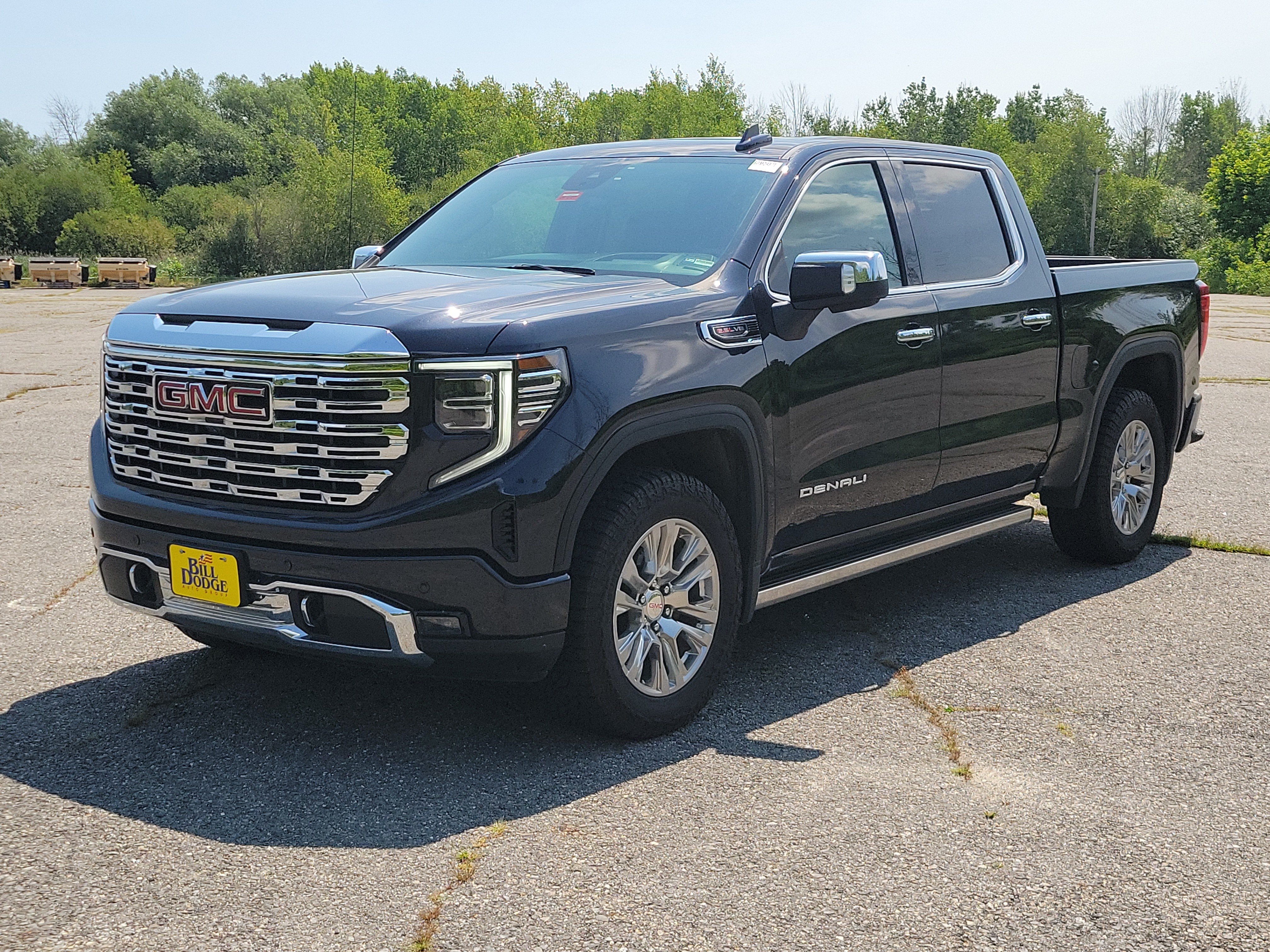 Used 2025 GMC Sierra 1500 Denali w/ Technology Package AWD/4WD image 1