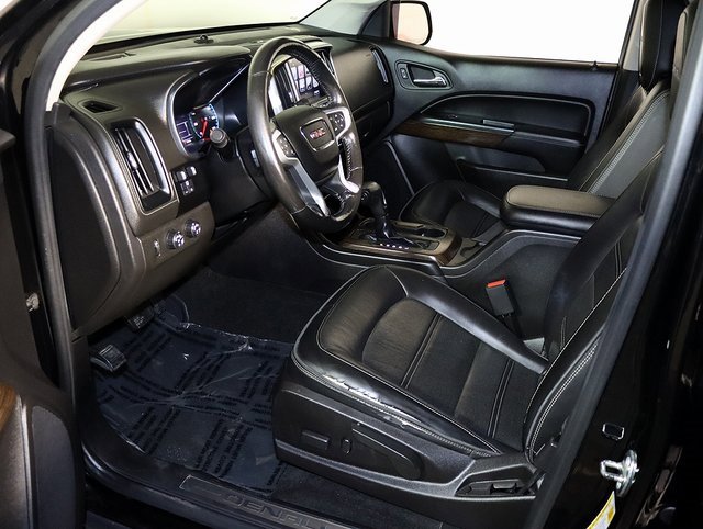 Used 2017 GMC Canyon Denali image 12