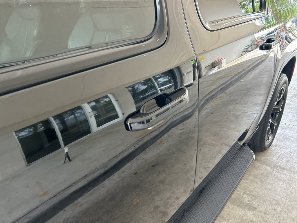 Used 2025 Jeep Wagoneer L Series II image 17