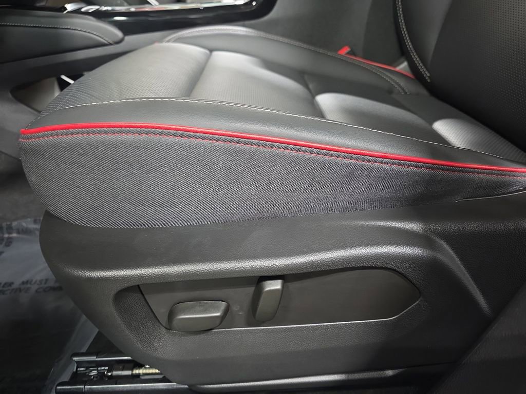 Used 2023 Buick Envision Essence w/ Sport Touring Package image 27