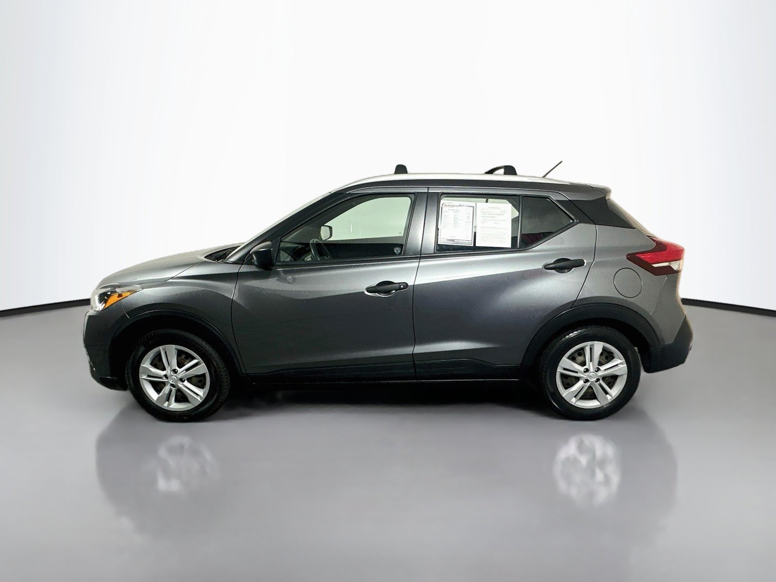 Used 2019 Nissan Kicks S FWD image 4