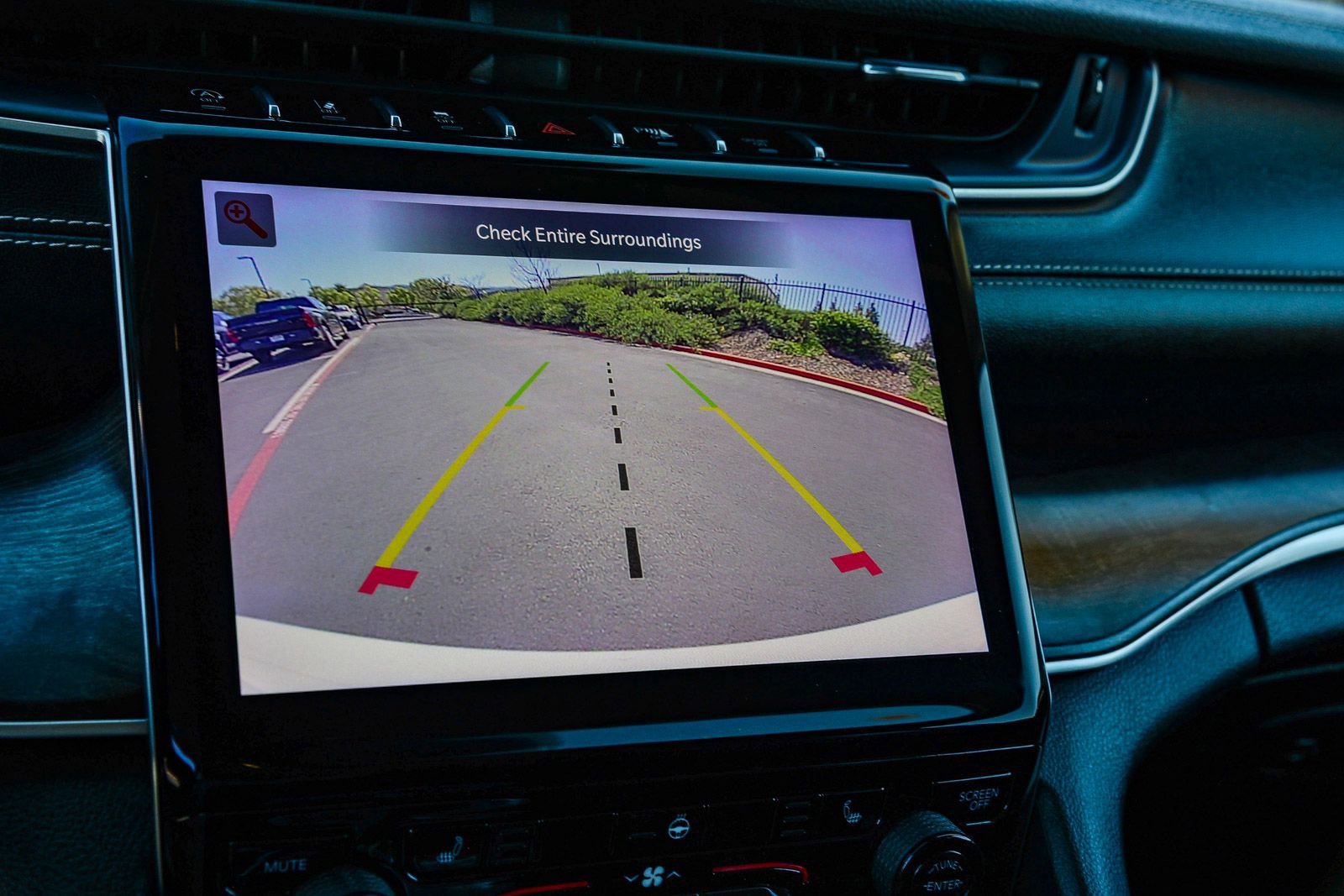 Used 2023 Jeep Grand Cherokee Limited w/ Black Appearance Package image 30