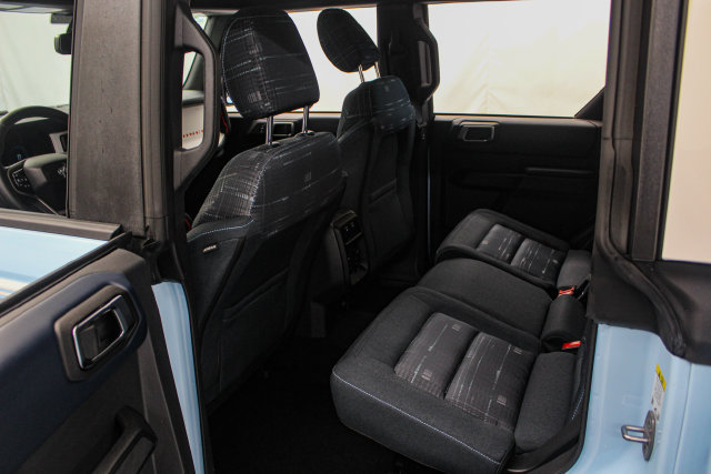 Used 2025 Ford Bronco Heritage Edition AWD/4WD image 13