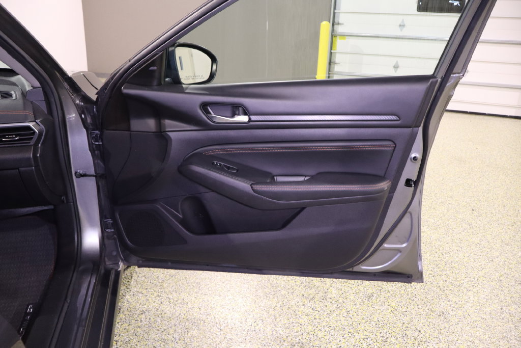 Used 2020 Nissan Altima 2.5 SR w/ Premium Package FWD image 40
