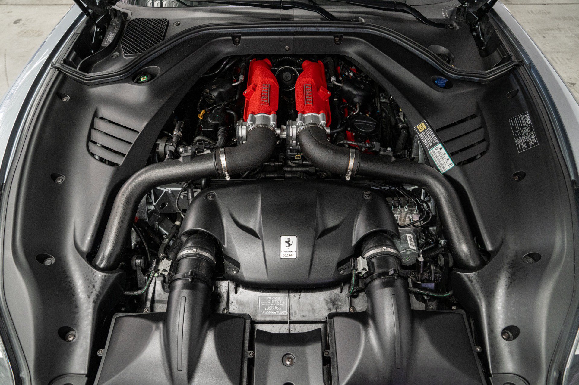Used 2017 Ferrari California T RWD image 11
