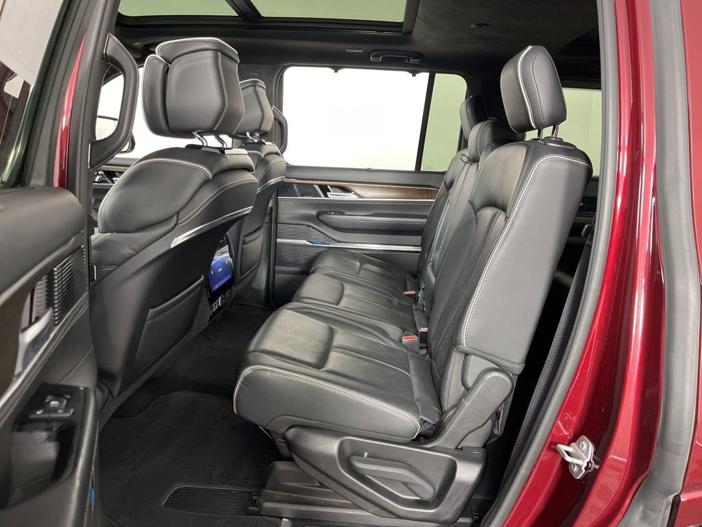 Used 2023 Jeep Grand Wagoneer Series II w/ Flexible Seating Group image 27