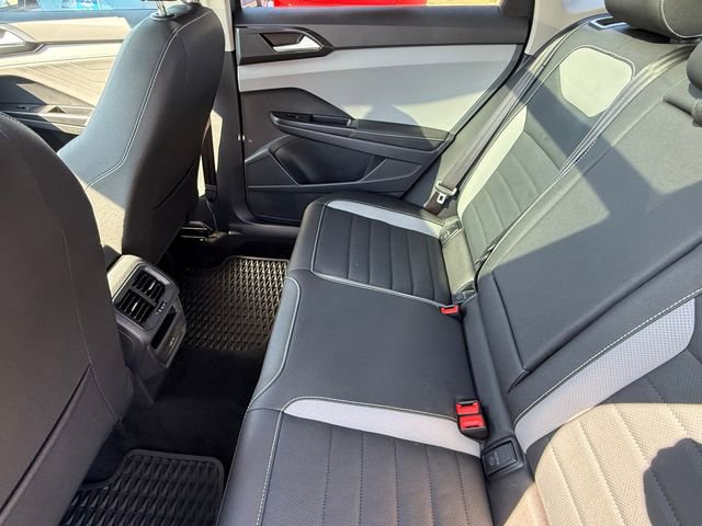 Certified 2024 Volkswagen Taos SEL image 29