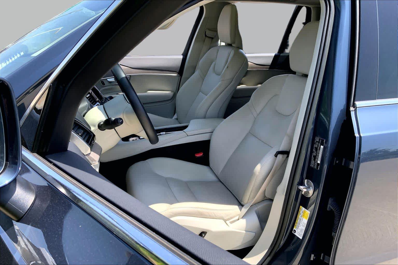 Used 2023 Volvo XC90 B6 Plus w/ Protection Package AWD/4WD image 7
