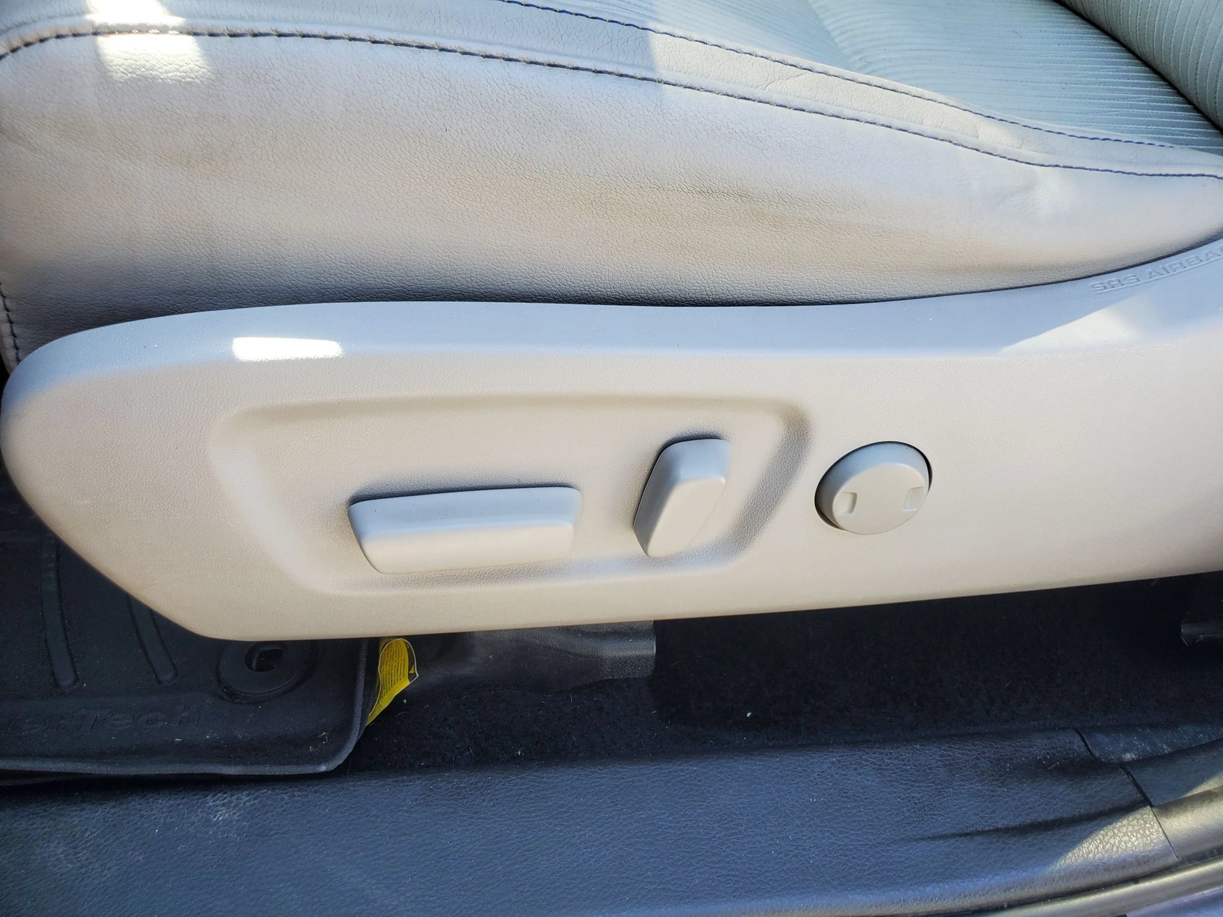 Used 2019 Toyota Highlander Plus FWD image 49