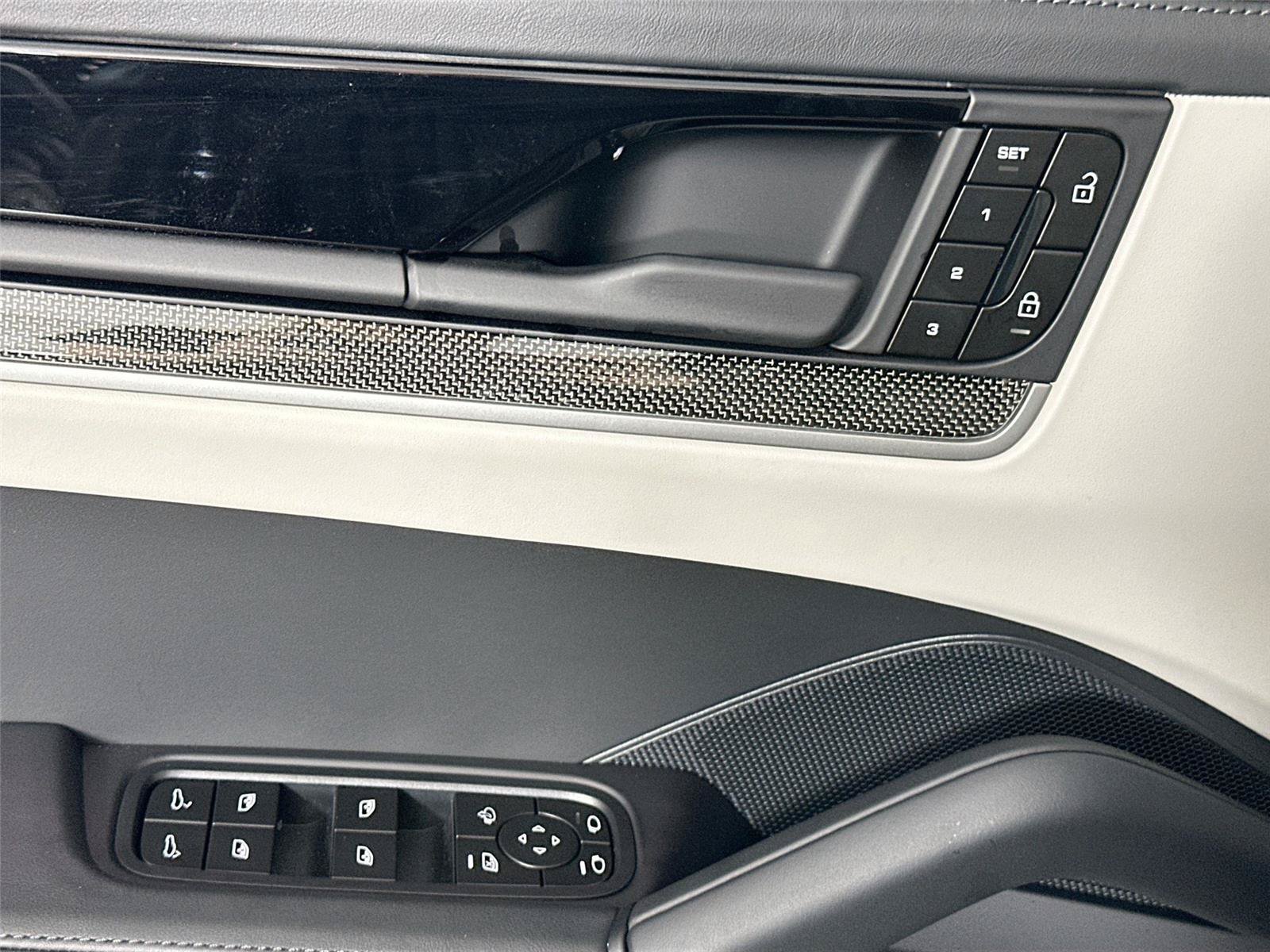 Certified 2026 Porsche Cayenne Coupe AWD/4WD image 31