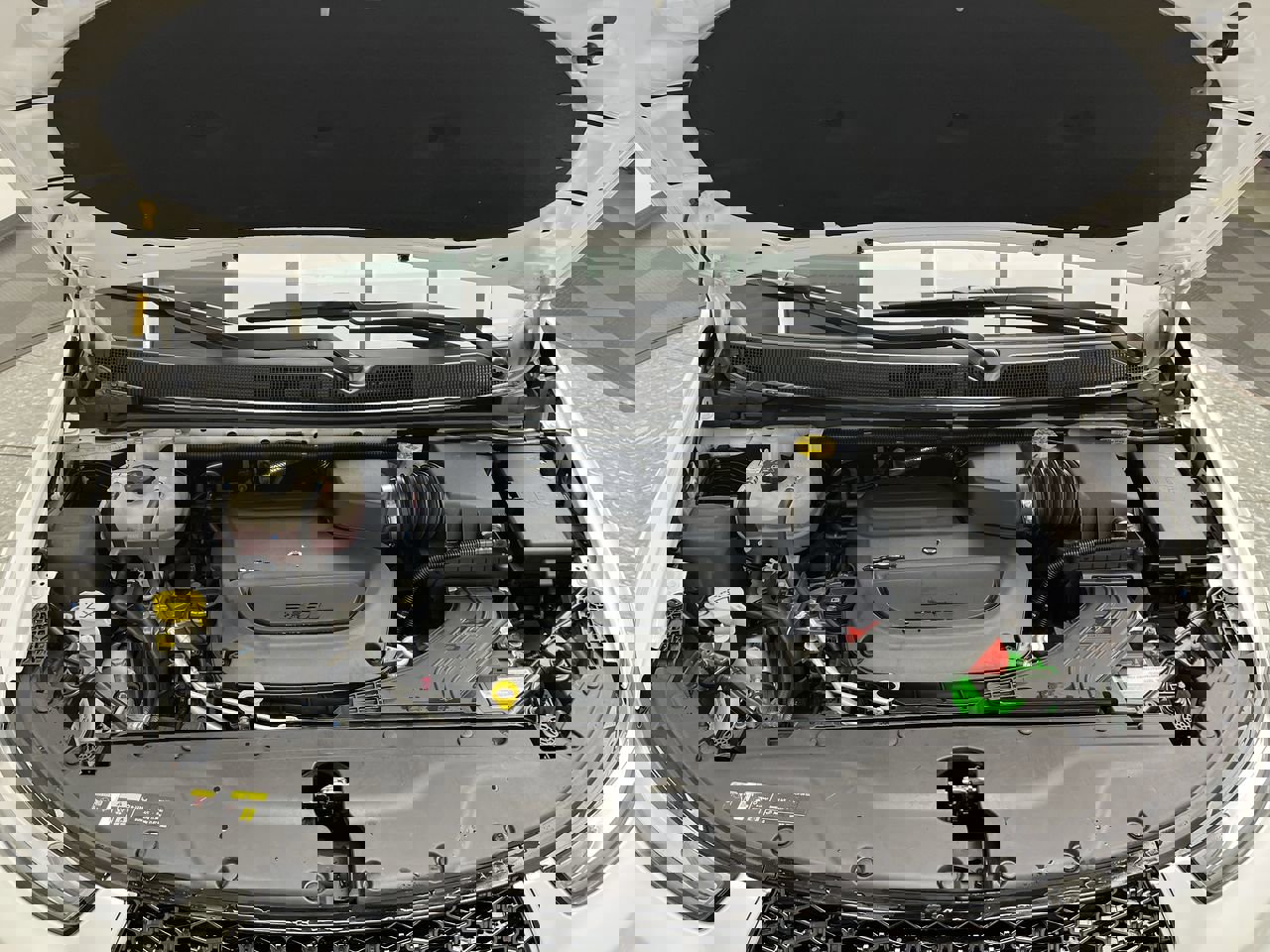 Used 2025 Chrysler Pacifica Select image 27