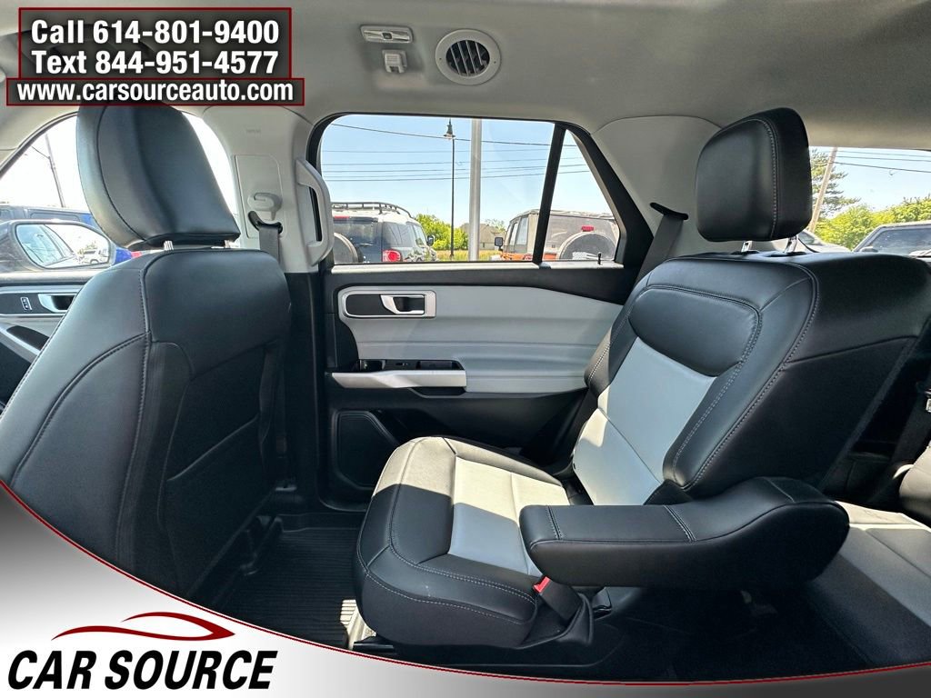 Used 2024 Ford Explorer XLT w/ Equipment Group 202A AWD/4WD image 18