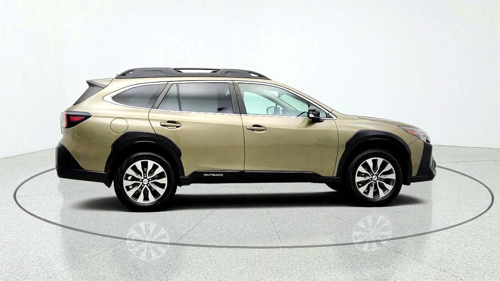 Used 2023 Subaru Outback Limited AWD/4WD image 4