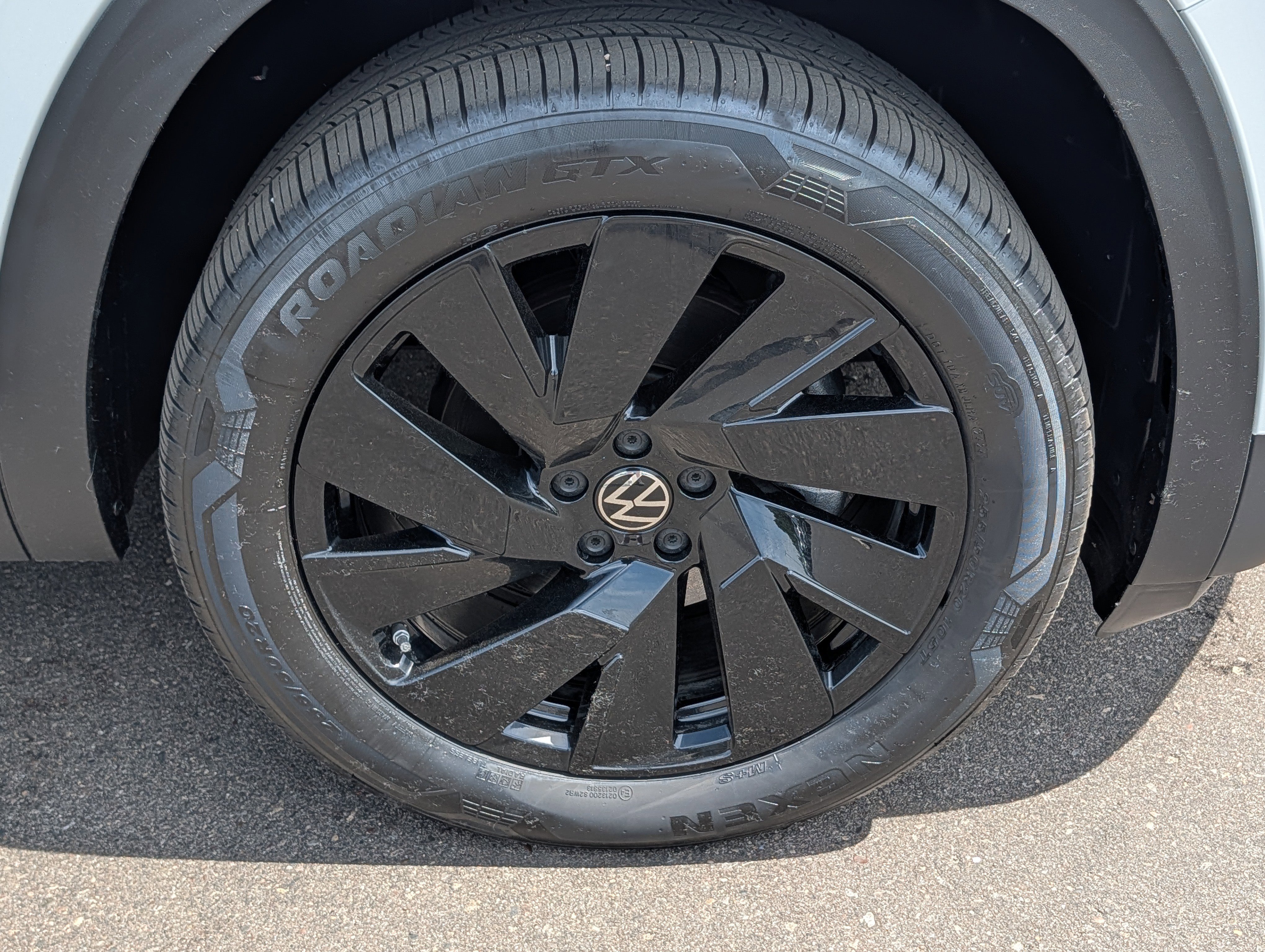 Used 2025 Volkswagen Atlas SE AWD/4WD image 15