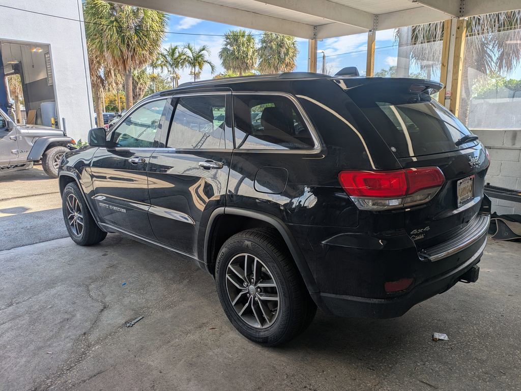 Used 2018 Jeep Grand Cherokee Limited w/ Trailer Tow Group IV image 8