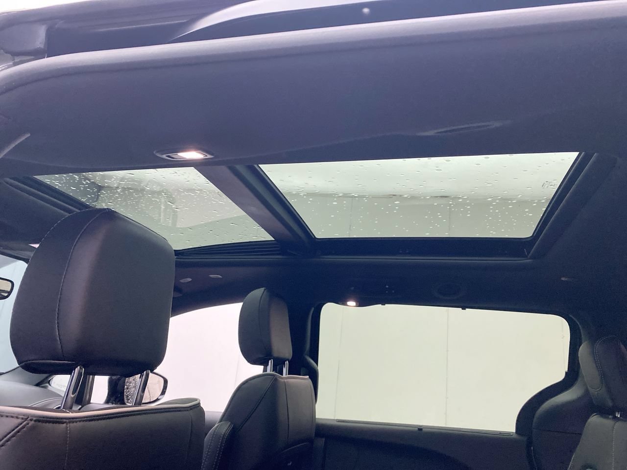 New 2027 Chrysler Pacifica Limited AWD/4WD image 21