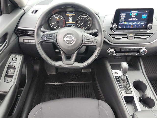 Certified 2025 Nissan Altima 2.5 S image 11