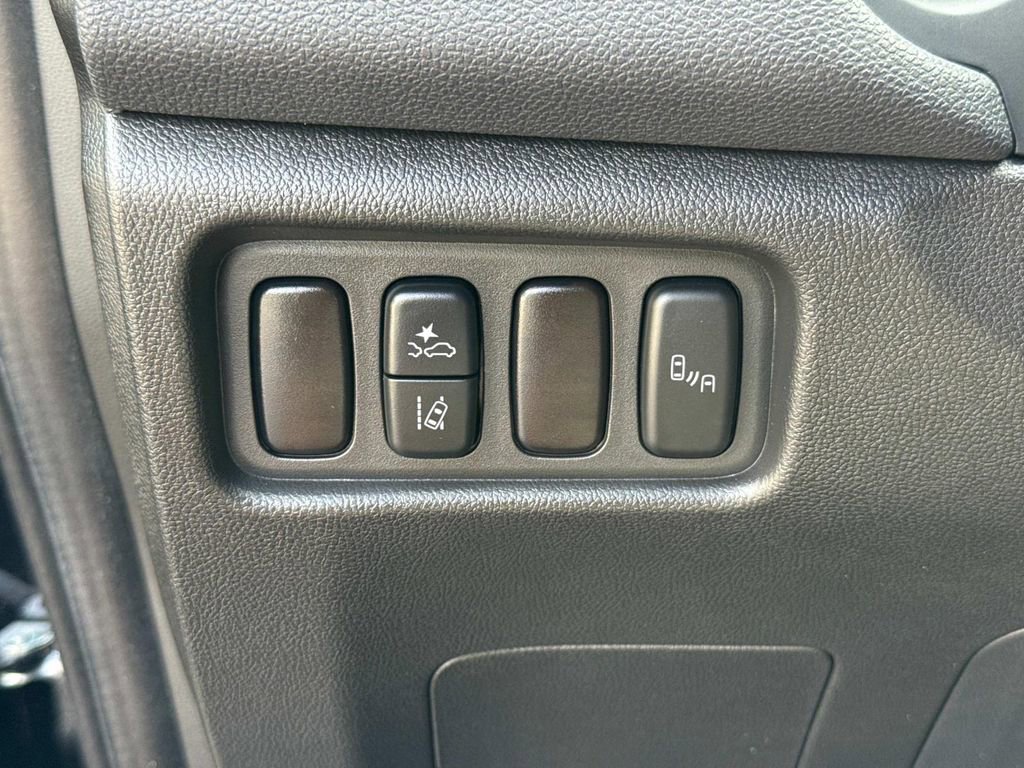 Used 2025 Mitsubishi Outlander Sport SEL image 35