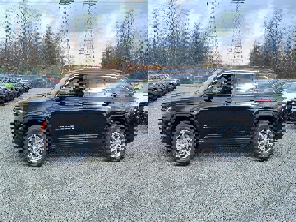 New 2025 Jeep Grand Cherokee Laredo X w/ Luxury Tech Group I video 2