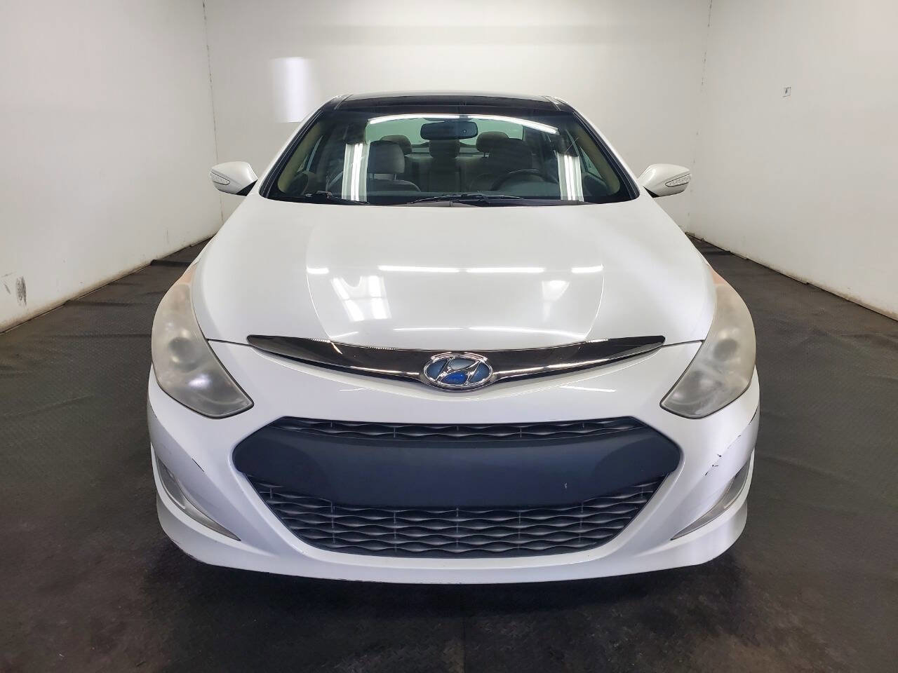 Used 2011 Hyundai Sonata Hybrid w/ Premium Equipment Pkg 2 image 2