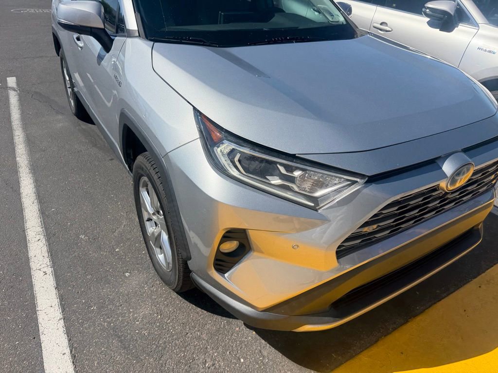 Used 2021 Toyota RAV4 Limited image 2