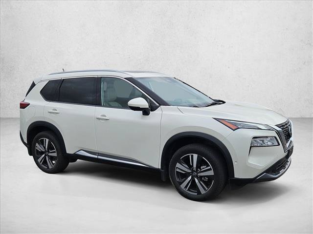 Used 2023 Nissan Rogue SL w/ SL Premium Package FWD image 2