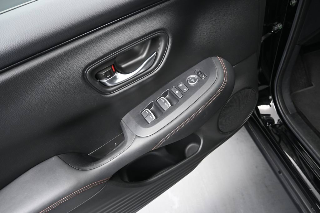 Used 2025 Honda HR-V Sport image 17
