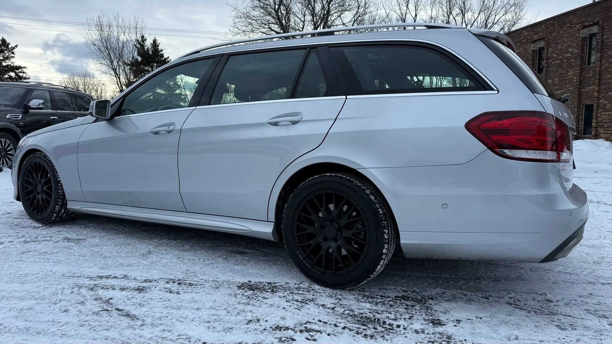 Used 2016 Mercedes-Benz E 350 4MATIC Wagon w/ Premium Package image 6