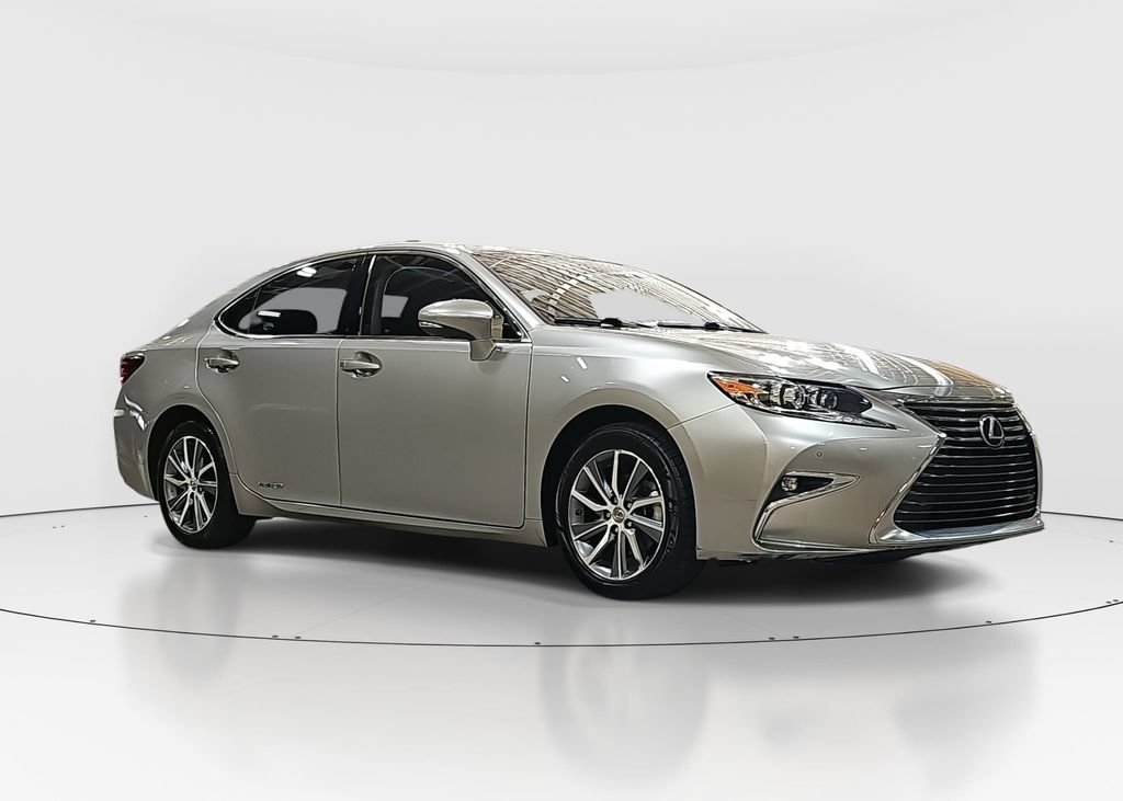 Used 2018 Lexus ES 300h w/ Luxury Package FWD image 3