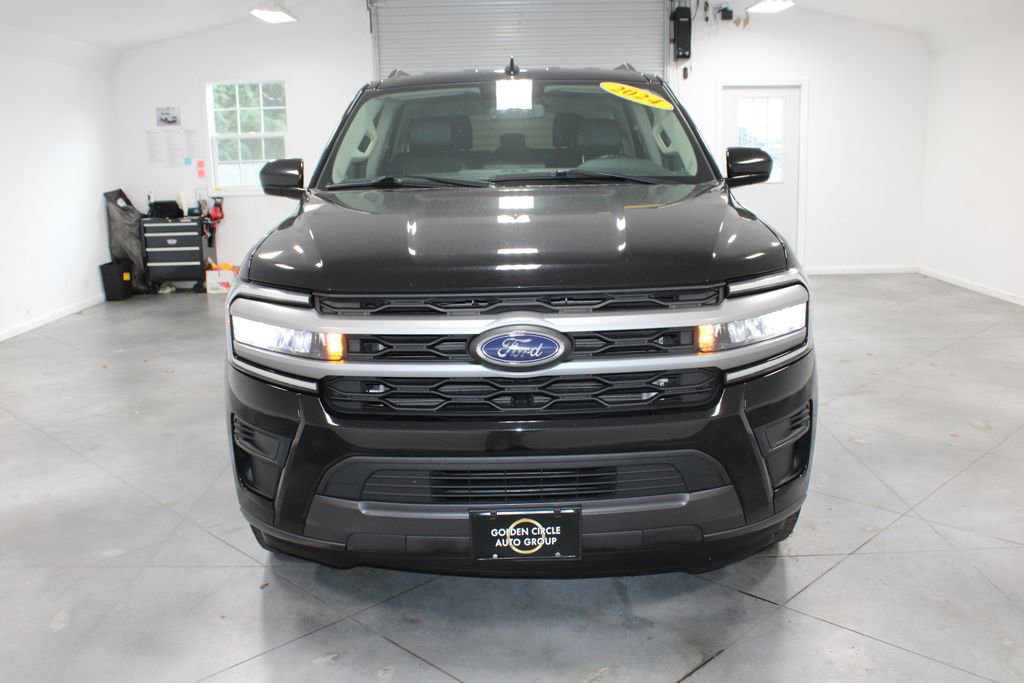 Used 2024 Ford Expedition XLT image 3