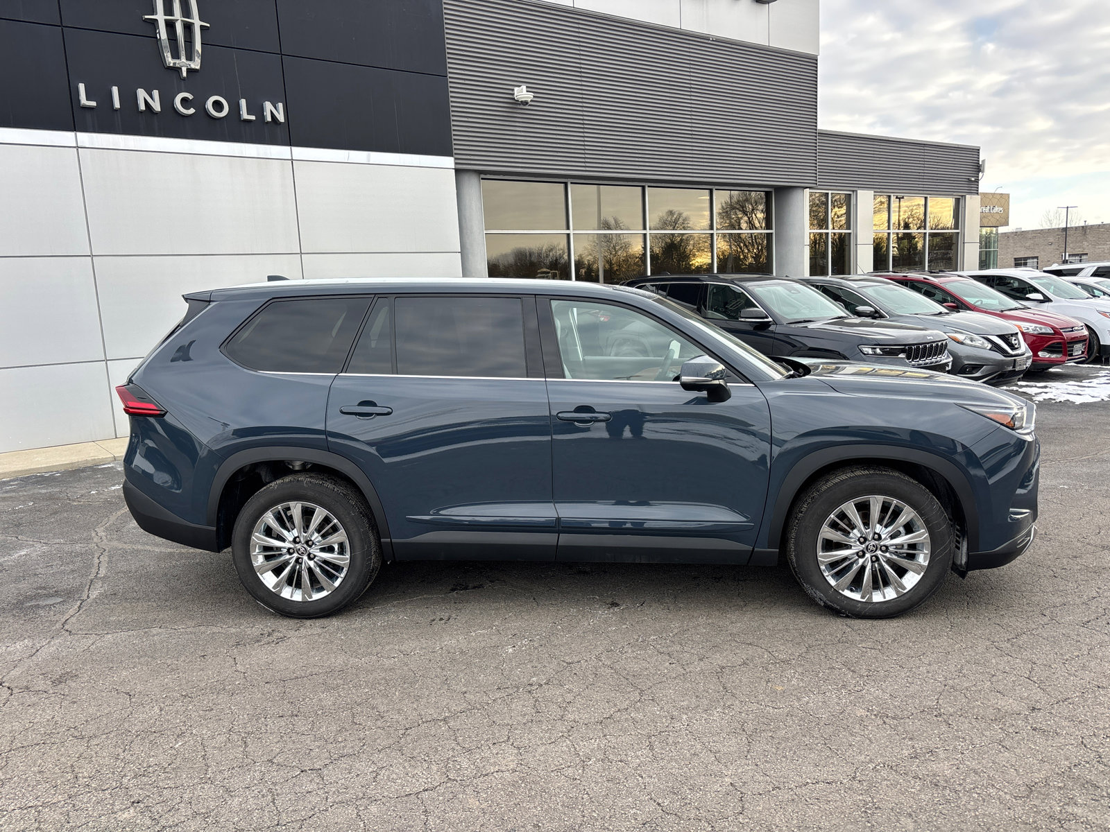 Used 2026 Toyota Grand Highlander AWD image 8