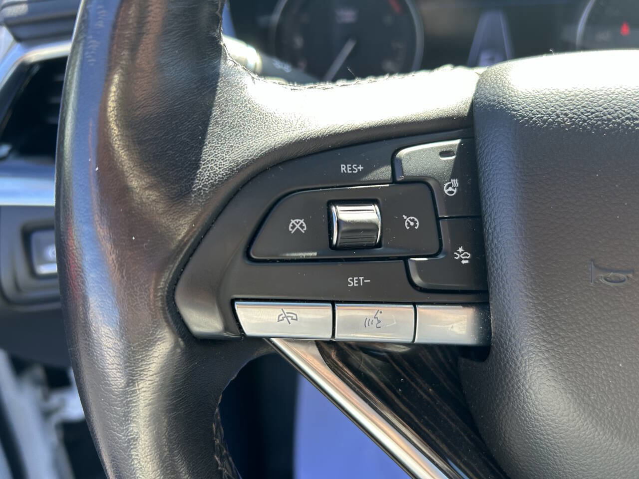 Used 2022 Cadillac XT6 Premium Luxury w/ Technology Package image 16