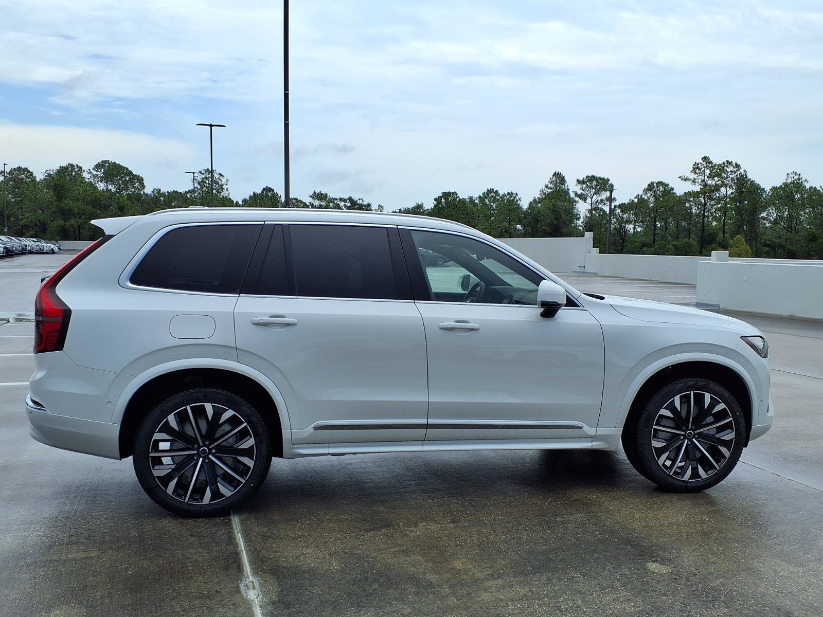 New 2026 Volvo XC90 B6 Plus w/ Protection Package Premier AWD/4WD image 8