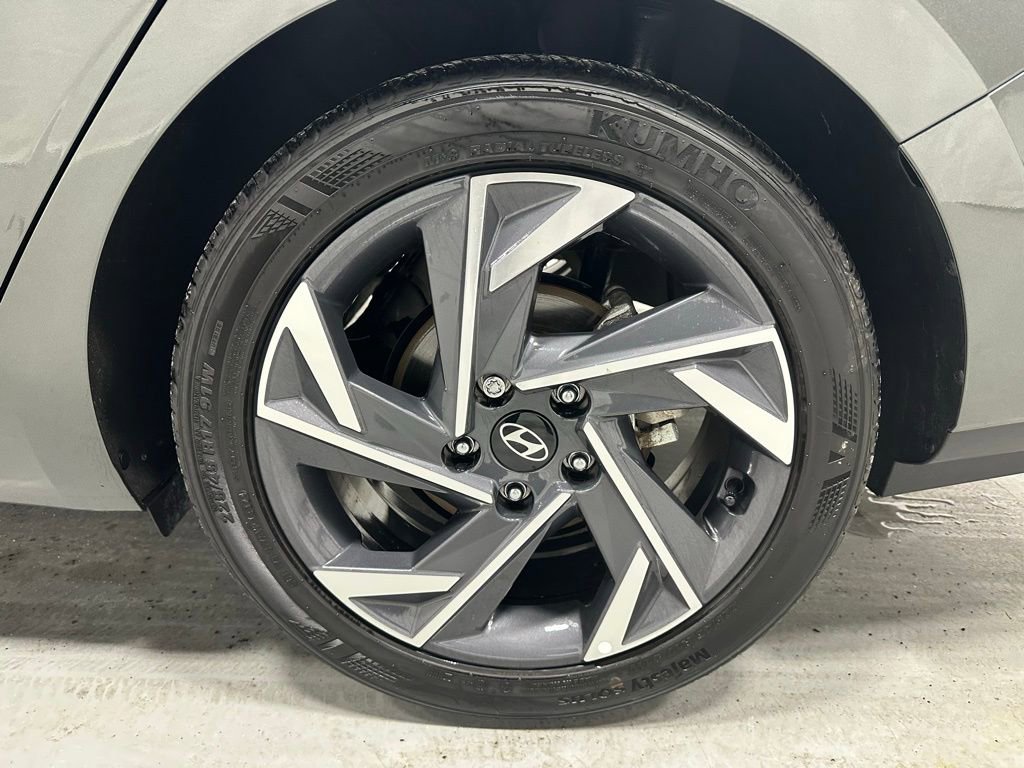 Used 2025 Hyundai Elantra Sport image 60