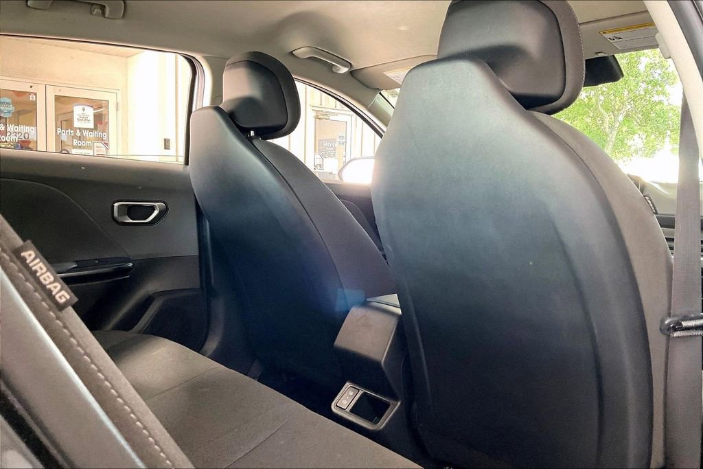 Used 2025 Kia K4 LXS FWD image 19