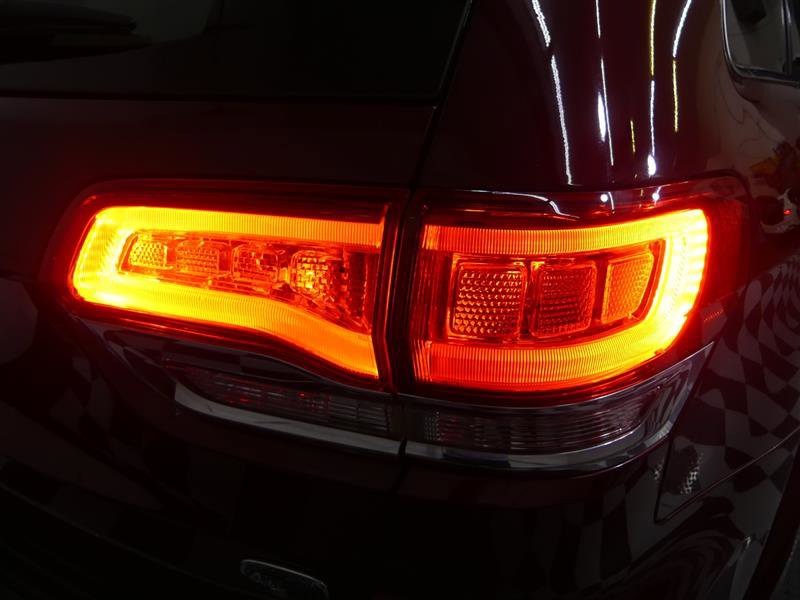 Used 2020 Jeep Grand Cherokee Overland image 16