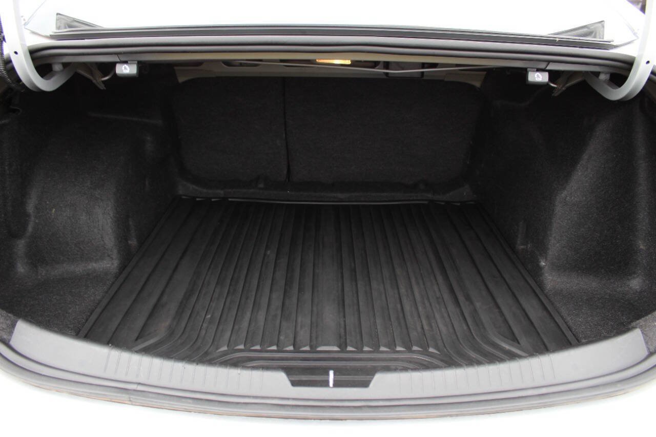 Used 2018 Chevrolet Malibu LS w/ LPO, Convenience Package 1 FWD image 13