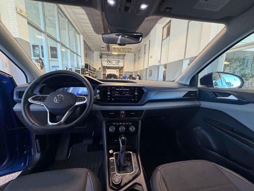 Used 2023 Volkswagen Taos SE w/ Panoramic Sunroof Package AWD/4WD image 19