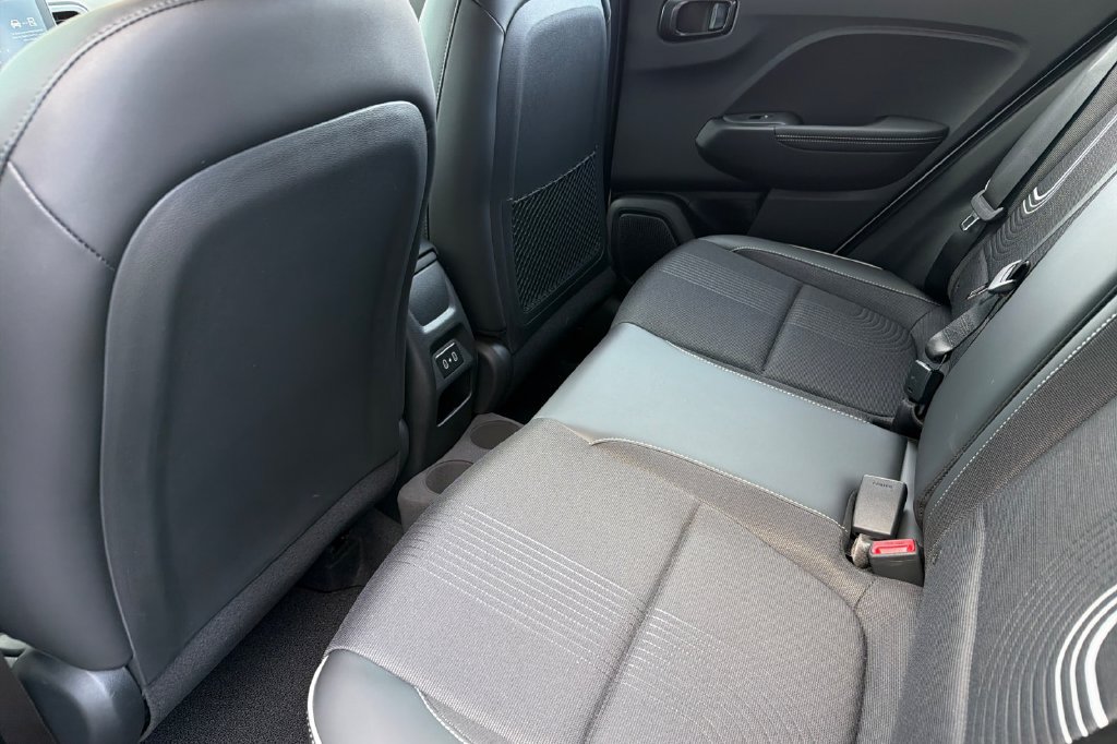 New 2026 Hyundai Venue SEL FWD image 9