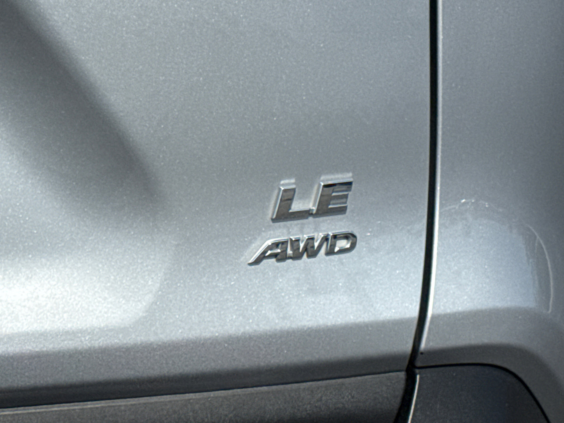 Used 2022 Toyota RAV4 LE image 9