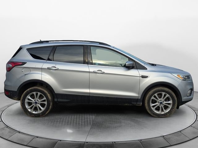 Used 2017 Ford Escape SE w/ Equipment Group 201A image 6