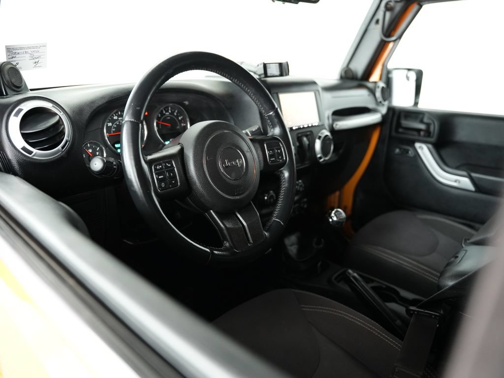 Used 2014 Jeep Wrangler Rubicon w/ Power Convenience Group AWD/4WD image 6