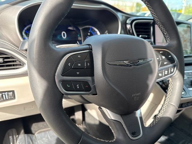 Used 2024 Chrysler Pacifica Limited FWD image 15