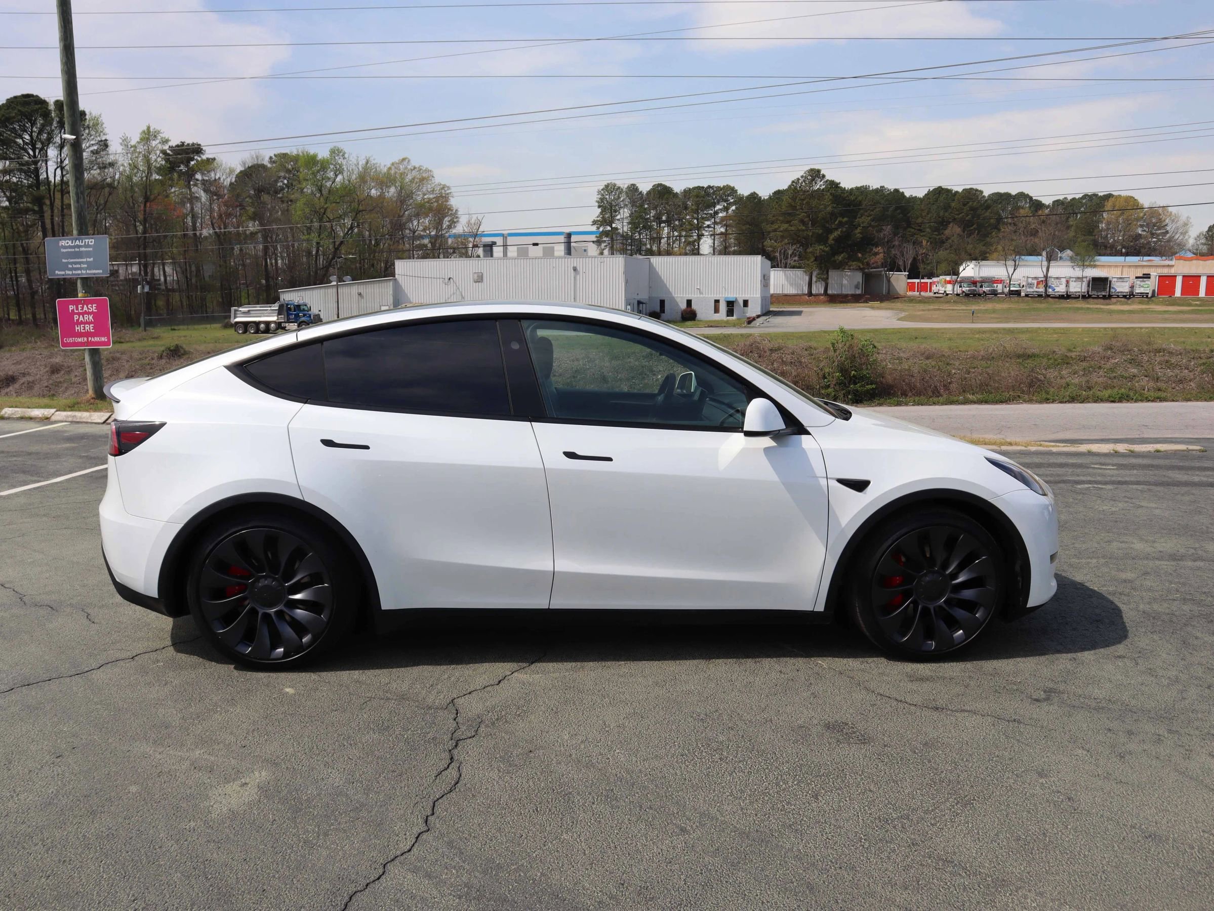 Used 2024 Tesla Model Y Performance image 11