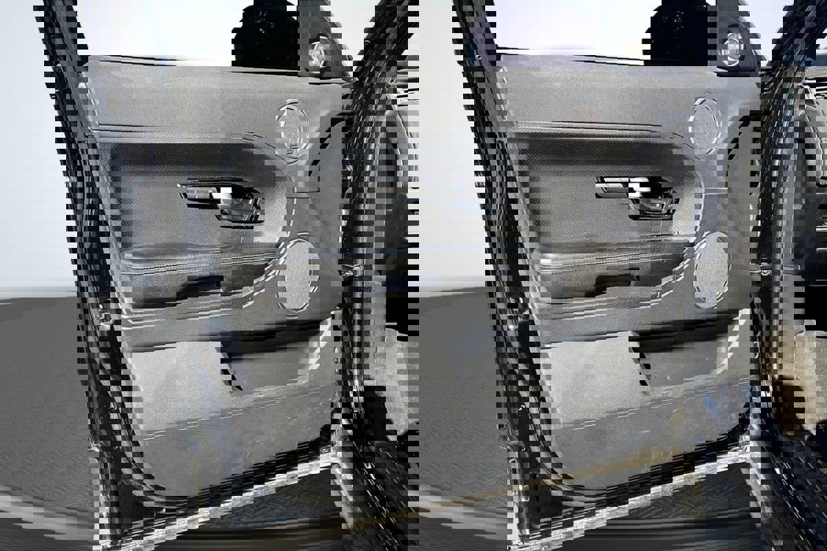 Used 2014 Land Rover Range Rover Evoque Dynamic image 23