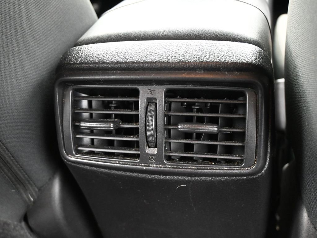 Used 2021 Nissan Rogue Sport SV image 41