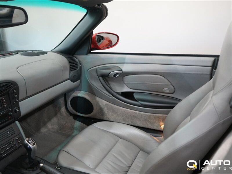 Used 2001 Porsche Boxster RWD image 30
